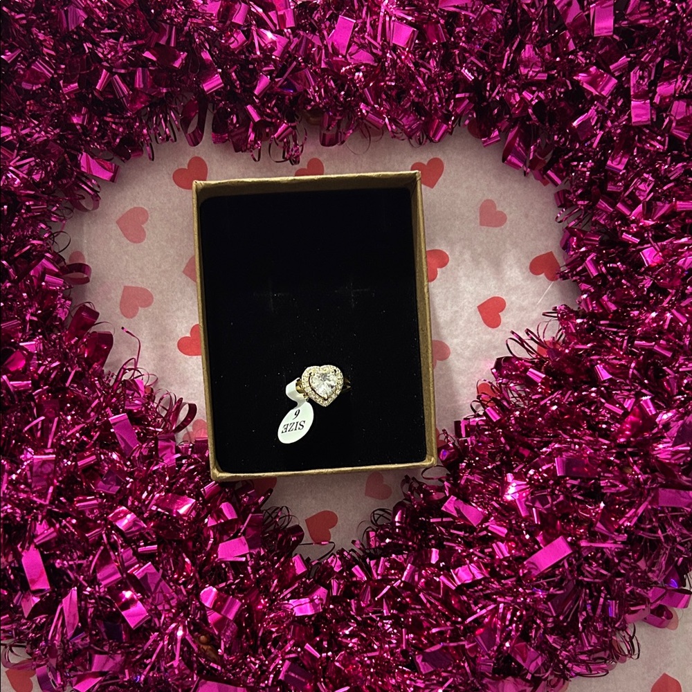 Elegant Silver Heart Ring